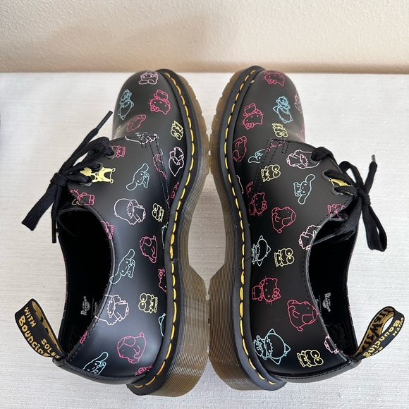 New Dr. Martens Hello Kitty and Friends Black Leather Oxford Shoes Unisex US9 - Picture 9 of 16